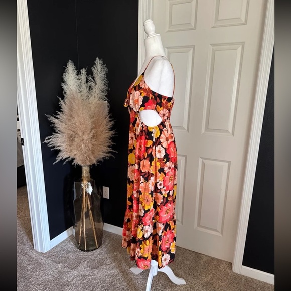 Dress Forum Los Angeles Floral Tiered Cut Out Midi/Maxi Dress 
size Large - Picture 4 of 12
